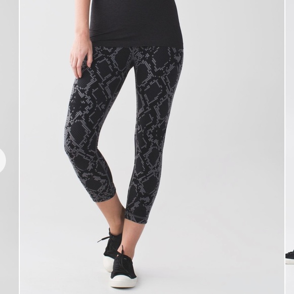 LULULEMON Hi-Rise Wunder Under Snake Leggings - Picture 3 of 13